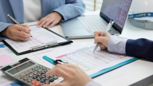 Why Accounting Firms Are Expanding Into Advisory Services