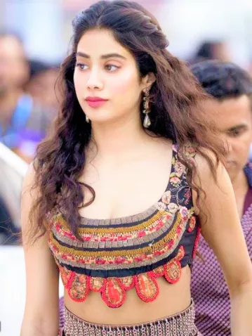 jhanvi-kapoor-hot-pic