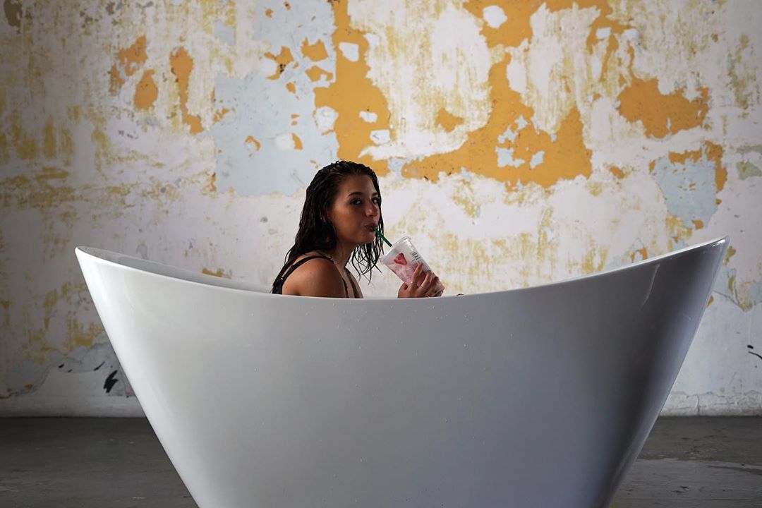 hot Singer mackenzie ziegler in a bath tub bathing