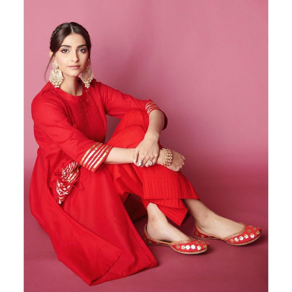 simple beutiful sonam kapoor in red salwar suit age height biography wiki