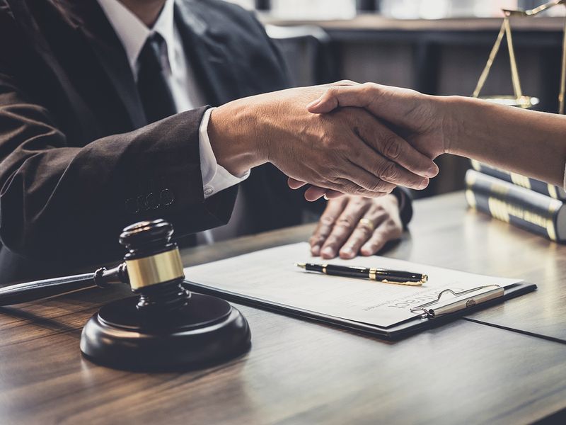Qualities to Look for When Hiring a Defense Lawyer