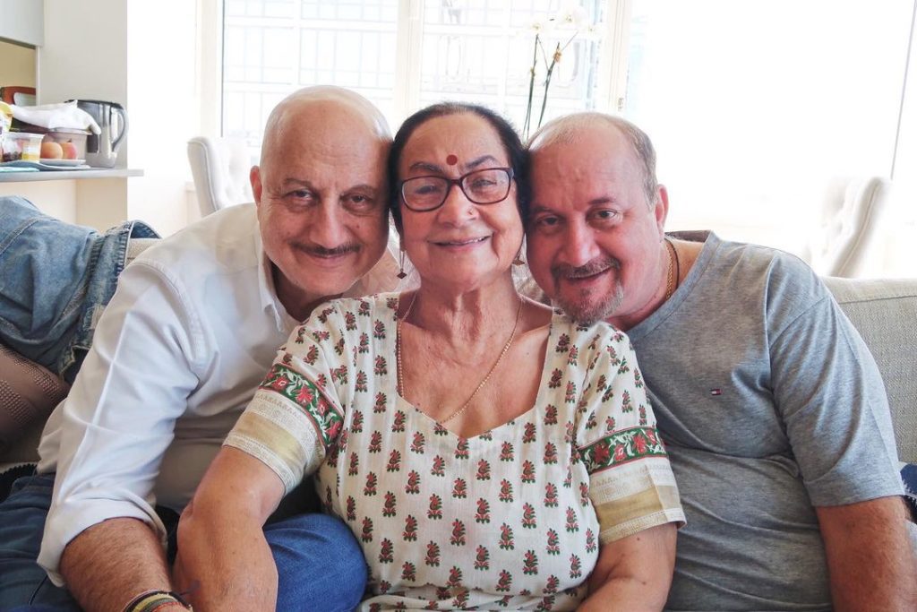 Anupam Kher Age Wife Family Children Biography More 5