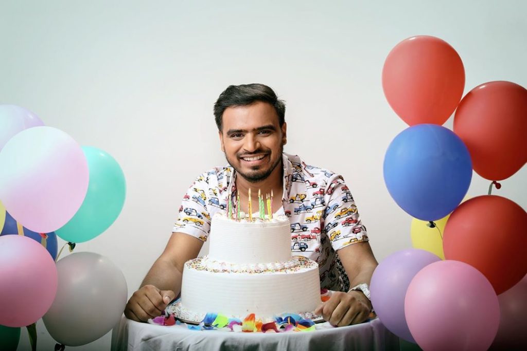 Comedian Youtuber Amit Bhadana Celebrating his 25th Birthday with his followers