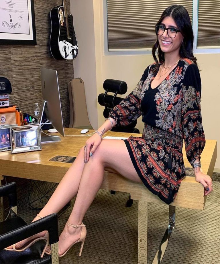 Mia Khalifa Age Height Biography 2023 Wiki Net Worth Boyfriend