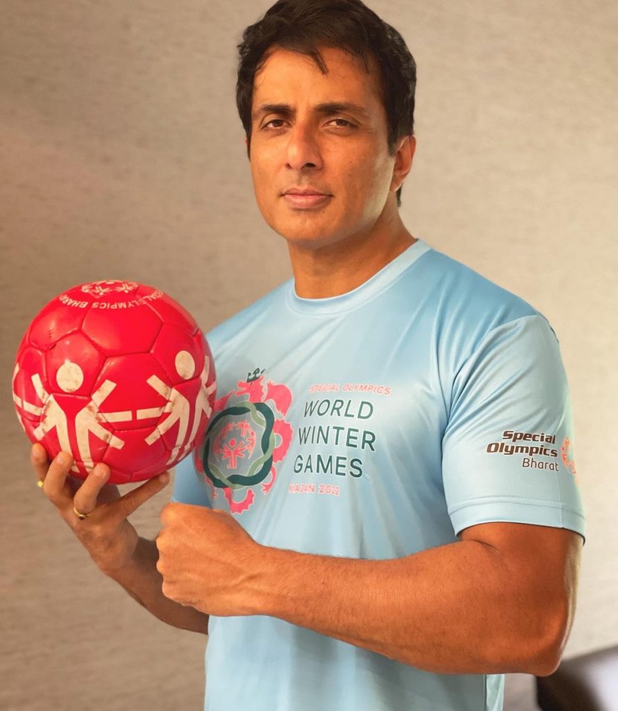 Sonu Sood Height Age Wife Children Family Biography More 1