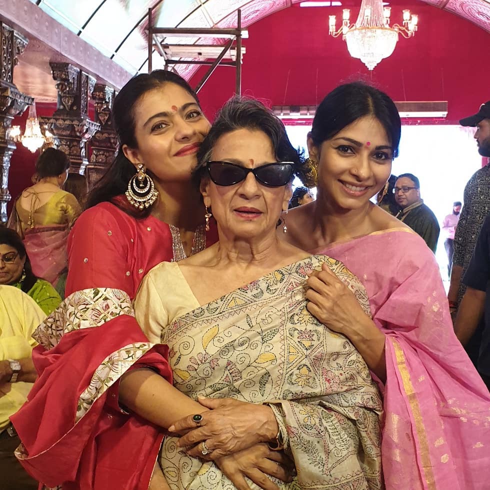 kajol bollywood actress with mother tanuja & sister tanisha mukherjee